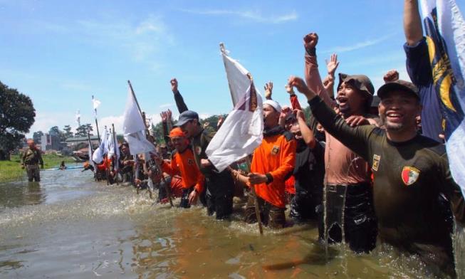 PKS Gelar Bebersih Situ Ciburuy dan Masjid