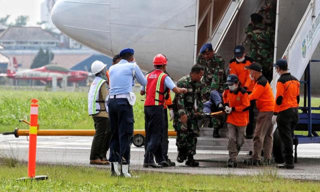 Bus Tabrak Pesawat Boing
