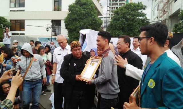 HI Unpas Pecahkan ORI Lewat Karinding HI Unpas Pecahkan ORI Lewat Karinding