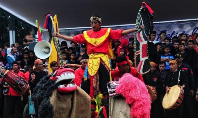 Badawang Meriahkan Uber Festival