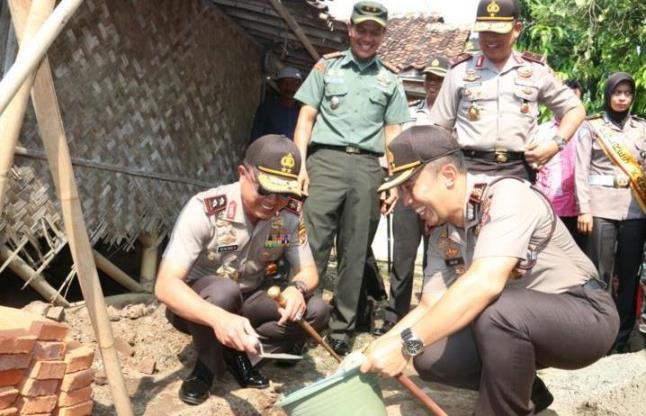 Rumah Mane Dibedah Polda Rumah Mane Dibedah Polda