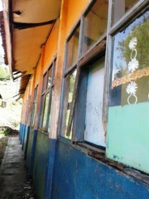 Bangunan SDN Cibolang Nyaris Ambruk Bangunan SDN Cibolang Nyaris Ambruk