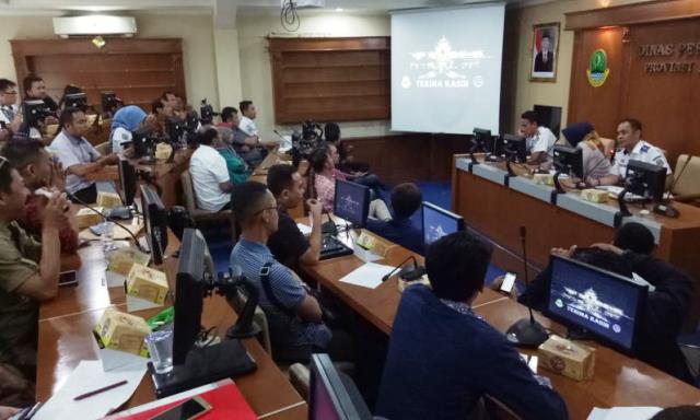 Taksi Online Tunggu Putusan Kuota