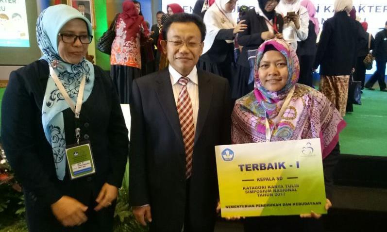 Strategi AMBU Membangun Warung Literasi