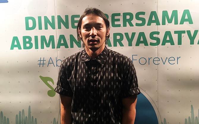 Abimana Aryasatya Terlibat dalam Petualangan Menangkap Petir