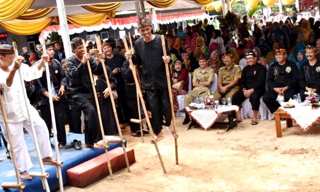 10 Kampung Budaya Dikembangkan 10 Kampung Budaya Dikembangkan