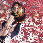 Dovizioso Terjatuh, Marc Marquez Raih Gelar Juara Dunia Keempat MotoGP