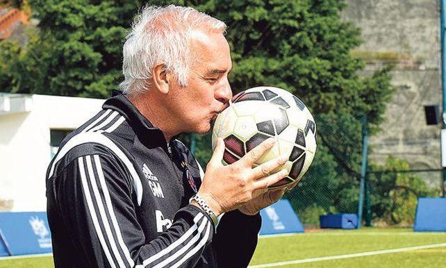 Resmi Mario Gomez Latih Persib Bandung