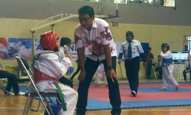 Fadhly, Tampil Luar Biasa