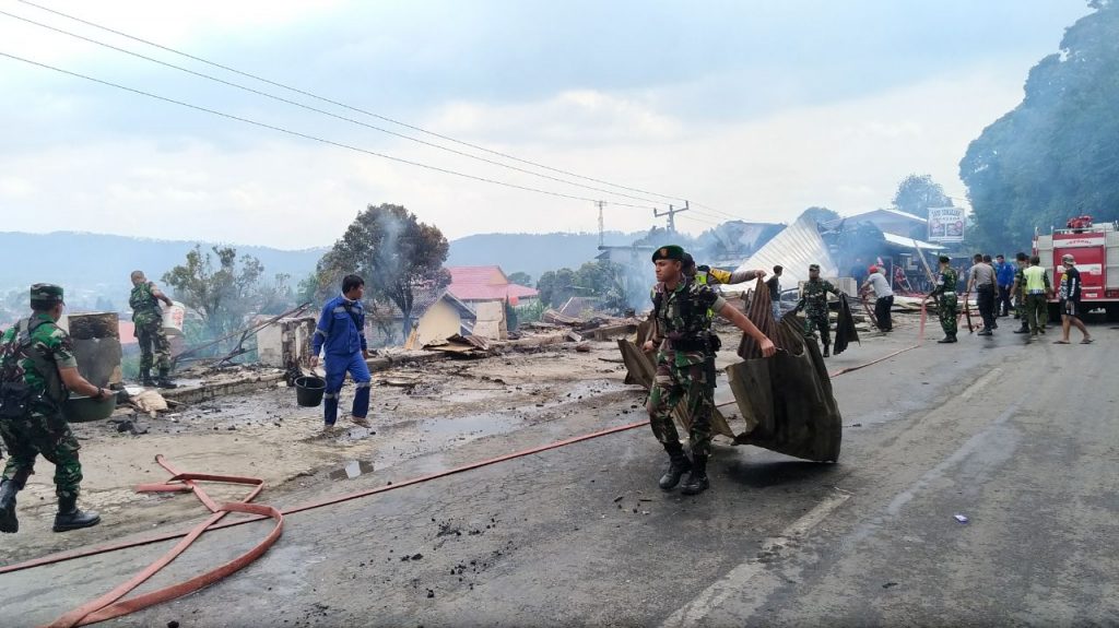 Terdengar Ledakan Tiga kali, Hingga Disiram dengan Cikoco