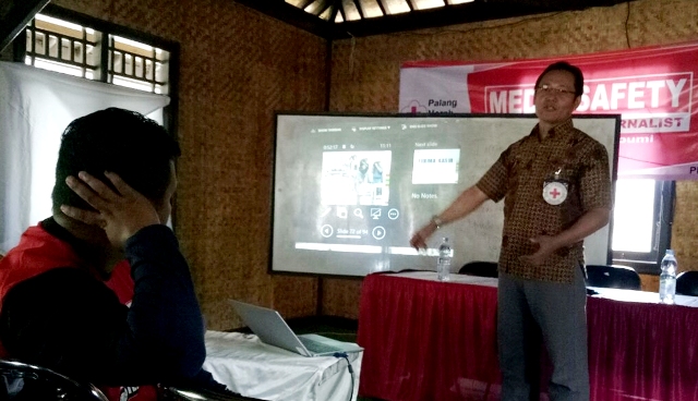 PMI dan ICRC Latih Wartawan