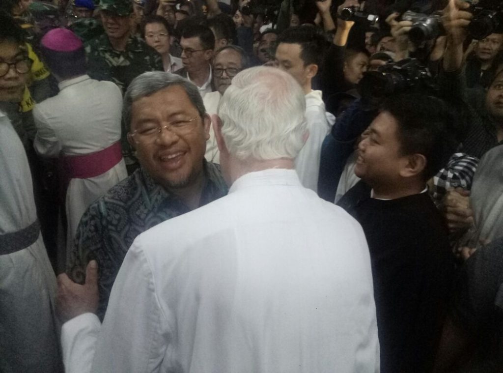 Aher Pastikan Misa Natal di Jabar Aman Aher Pastikan Misa Natal di Jabar Aman