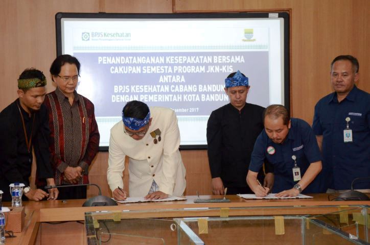 Ibu Kota Provinsi Pertama Terima UHC