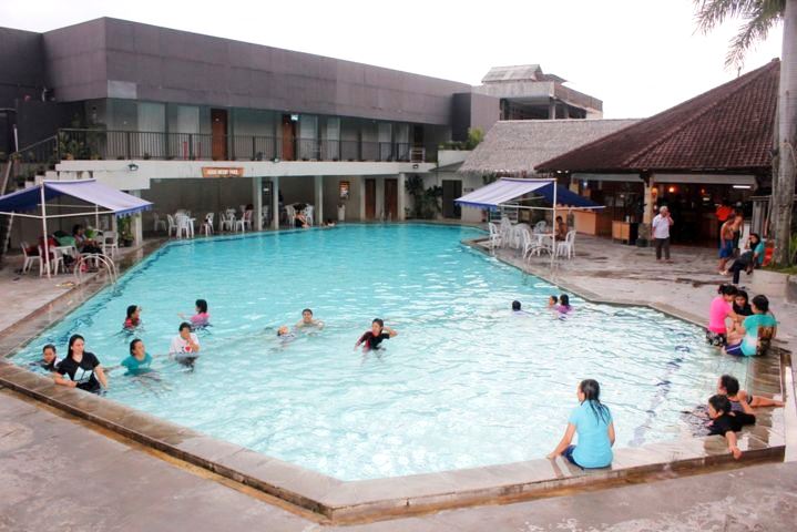 Relaksasi di Kolam Aquapedic