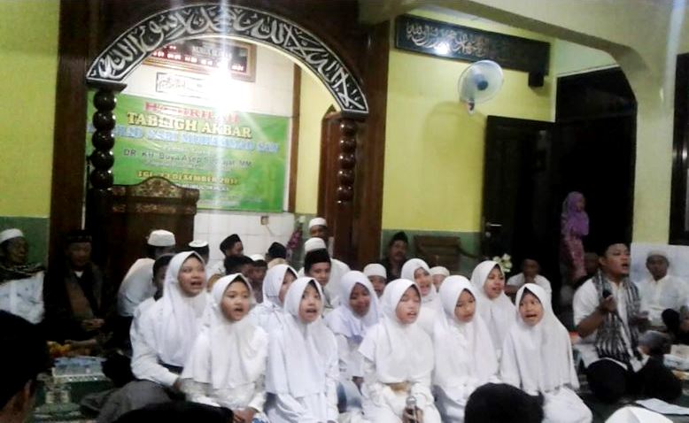Grup Marawis MDI Tampil Memukau di Maulid Nabi