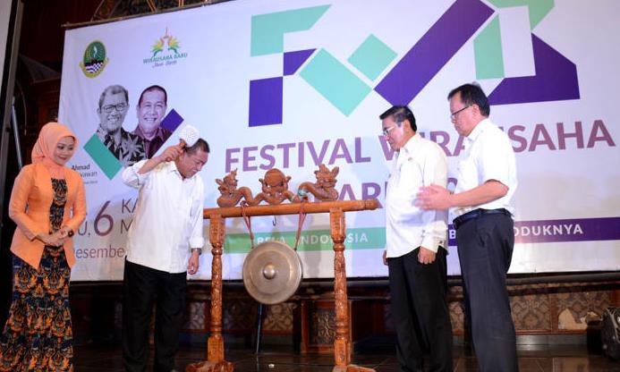 WUB Kudu Mampu Bersaing di Era Digital WUB Kudu Mampu Bersaing di Era Digital