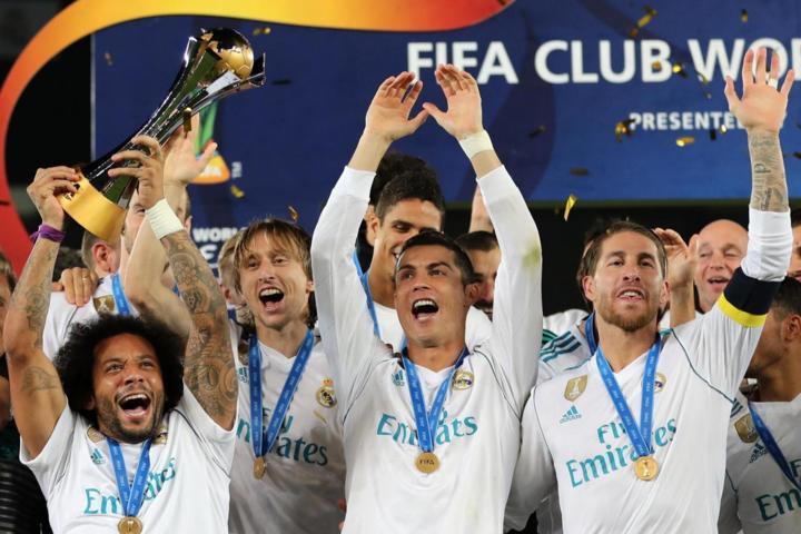 Los Blancos Sang Juara