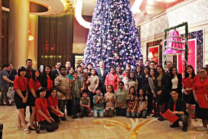 Tree Lighting Ceremony Kembali Digelar di The Trans Luxury Hotel
