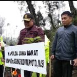 Kapolda Turut Tanam Tiga Juta Pohon di Ciwidey