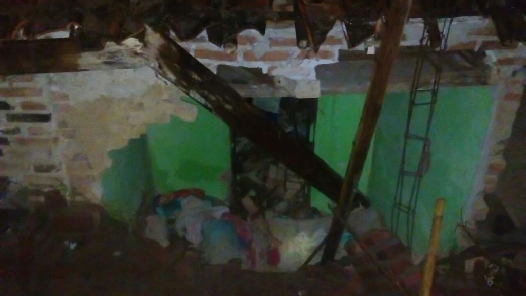 Longsor TPT Timpa Rumah Titing