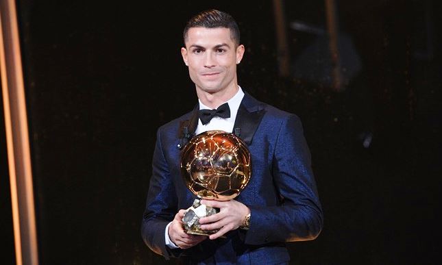 Kembali Raih Ballon d'Or, Ronaldo Sejajar Messi