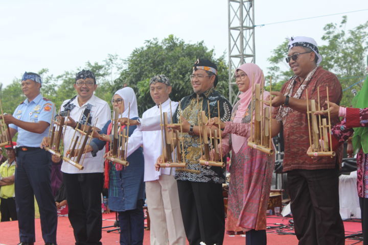 Promosi Geopark Nasional Ciletuh Melalui Seni Budaya Promosi Geopark Nasional Ciletuh Melalui Seni Budaya