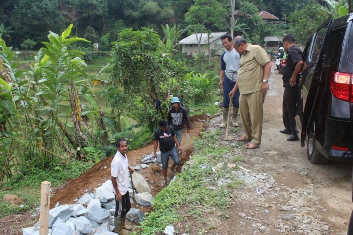 Bupati Minta PUPR Tuntaskan Infrastruktur