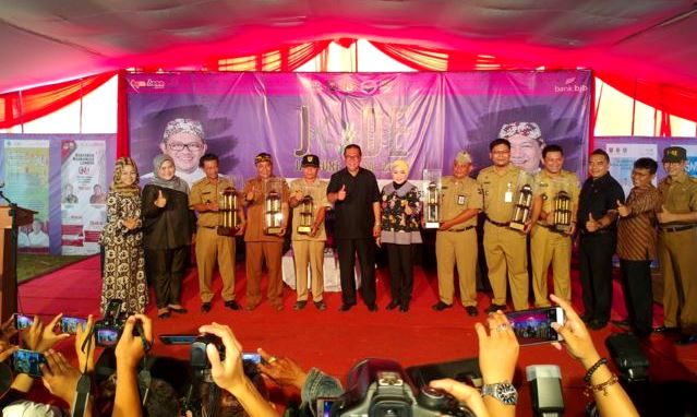Perhelatan Jade Catat Rekor Dunia
