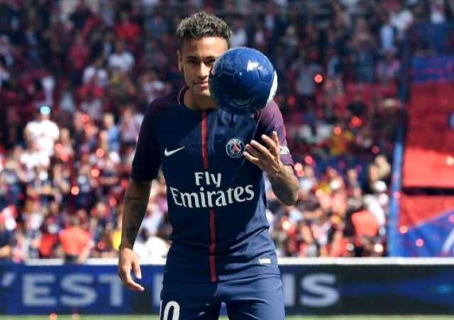 Neymar Dipaksa Bayar Denda