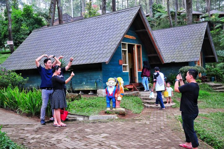 Ribuan Pengunjung Padati Objek Wisata Ribuan Pengunjung Padati Objek Wisata