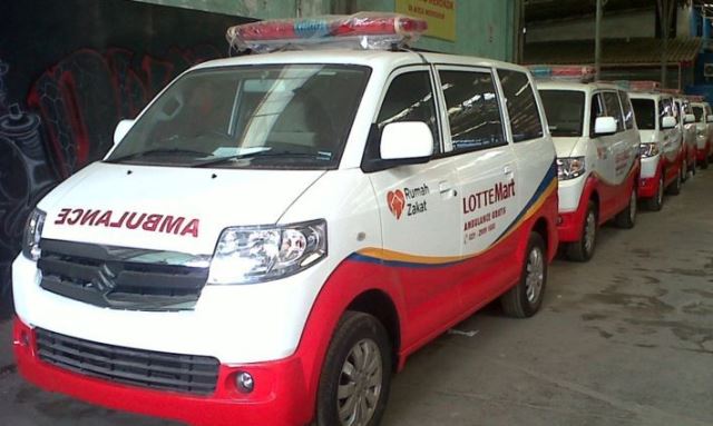 15 Mobil Ambulan Dihibahkan ke Kelurahan