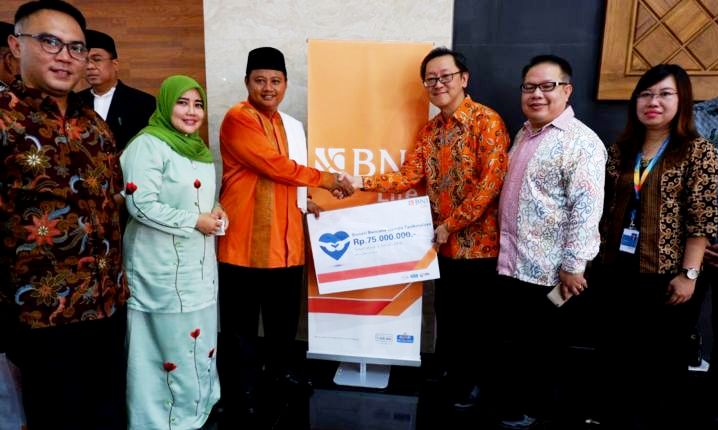 Bantu Korban Gempa Tasikmalaya