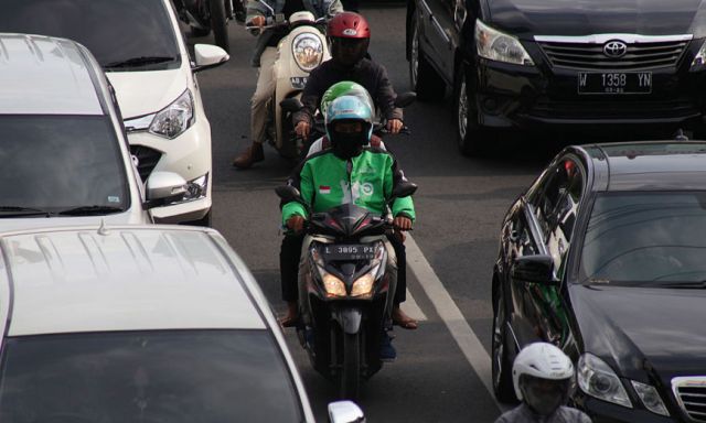 Driver Tak Minat Ikut Aturan Driver Tak Minat Ikut Aturan