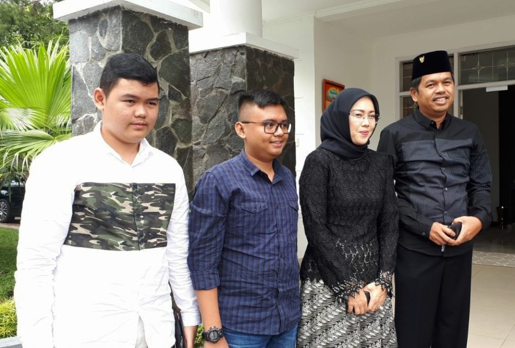Demul Tiba tiba Muncul di Rumah Demiz. Ada Apa ya?