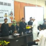 Ssst Syarat Masuk Ruang KPU, Jangan Cemberut