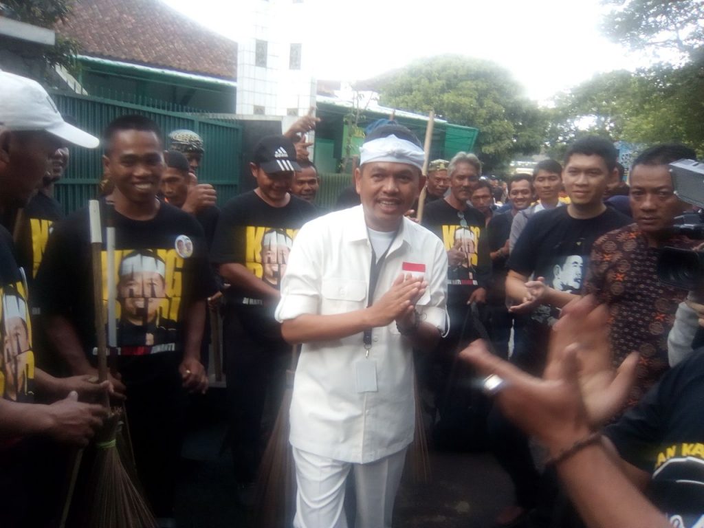 Bawa 40 Tim Kebersihan, Demul Tak Mau Bebani Tuan Rumah Bawa 40 Tim Kebersihan, Demul Tak Mau Bebani Tuan Rumah