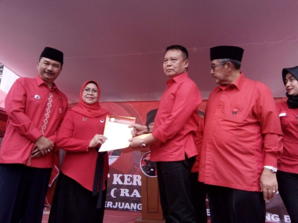 Suara PDIP Pecah, Golkar Diuntungkan