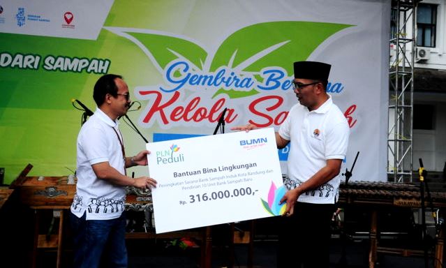 PLN Bantu Pendirian 10 Bank Sampah