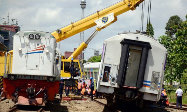 Lalu Lintas Kereta Api Tetap Aman Lalu Lintas Kereta Api Tetap Aman