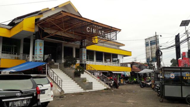 Pedagang Pasar Cimindi Keluhkan Sepinya Pengunjung Pedagang Pasar Cimindi Keluhkan Sepinya Pengunjung