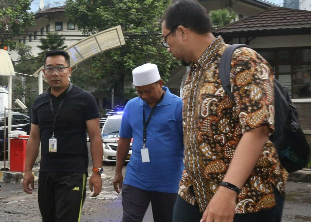 Ridwan Kamil dan Uu Ruzhanul Ulum Ikuti Tes Kesehatan Ridwan Kamil dan Uu Ruzhanul Ulum Ikuti Tes Kesehatan