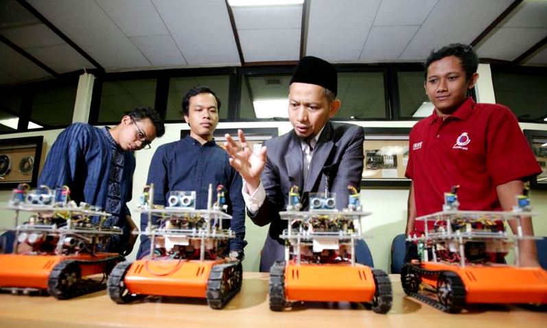 Setelah Robot Pintar, Kini Kembangkan USG Jarak Jauh