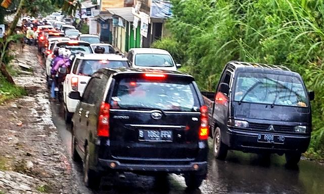 Jalur Alternatif Masih Menjadi Favorit Wisatawan Jalur Alternatif Masih Menjadi Favorit Wisatawan