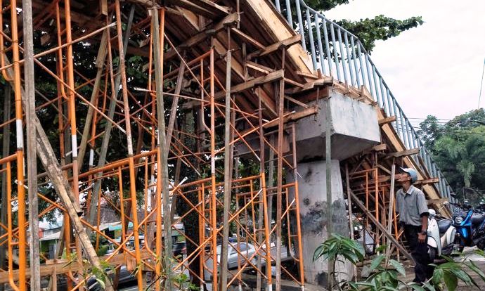 Jembatan Kurangi Kemacetan