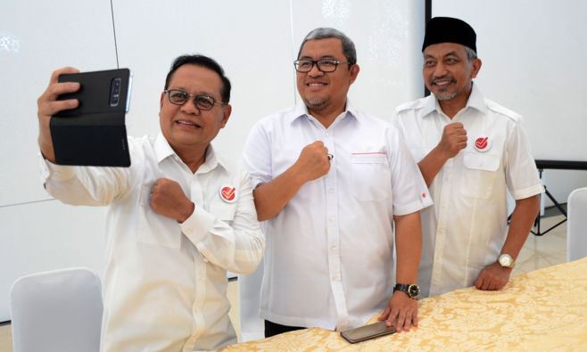 Asyik Ingin Lanjutkan Prestasi Aher