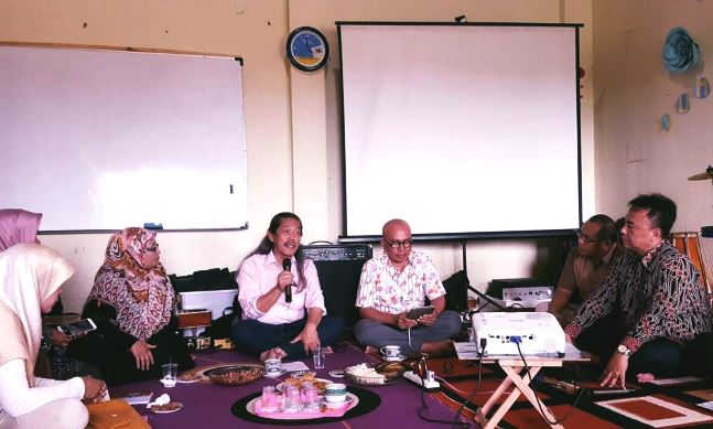 Jadikan Sekolah Sebagai Taman Siswa Jadikan Sekolah Sebagai Taman Siswa