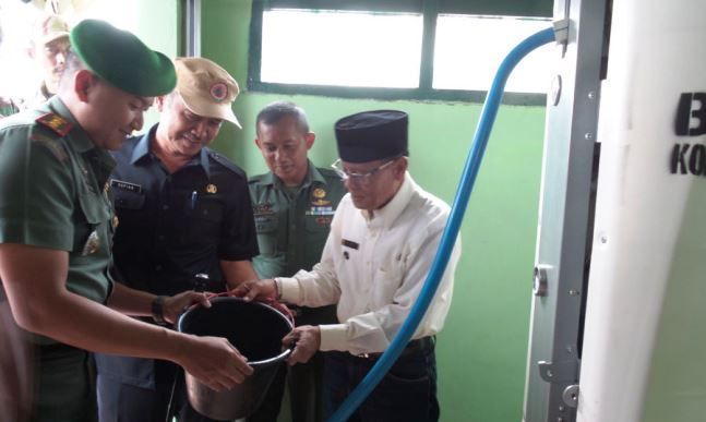 Berikan Alat Penjernih Air