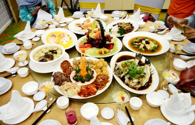 Hadirkan Makan Malam Khas Imlek