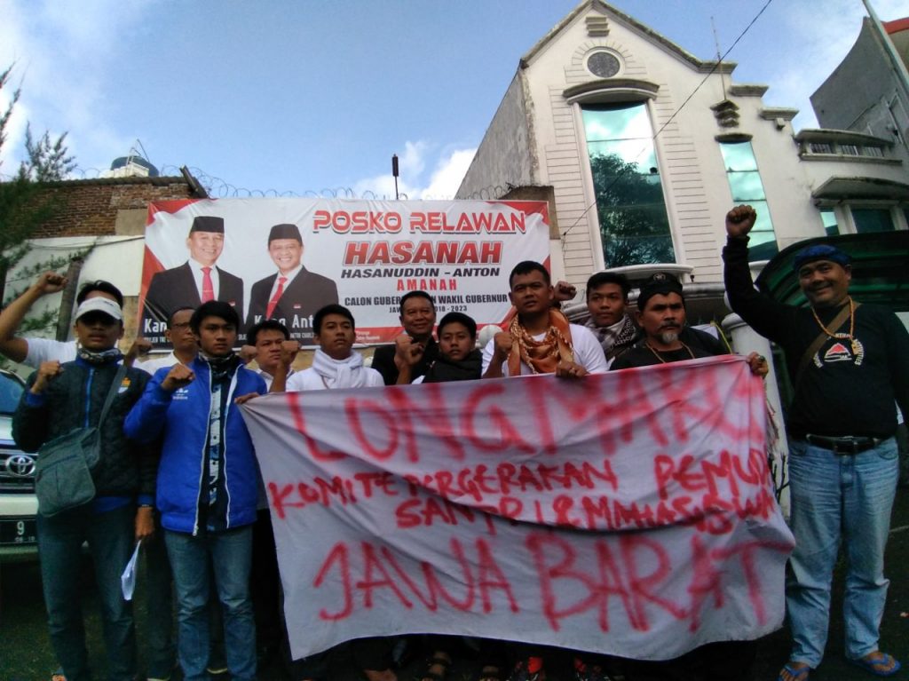 Belasan Santri Longmarch Tasikmalaya-Bandung demi Hasanah Belasan Santri Longmarch Tasikmalaya-Bandung demi Hasanah