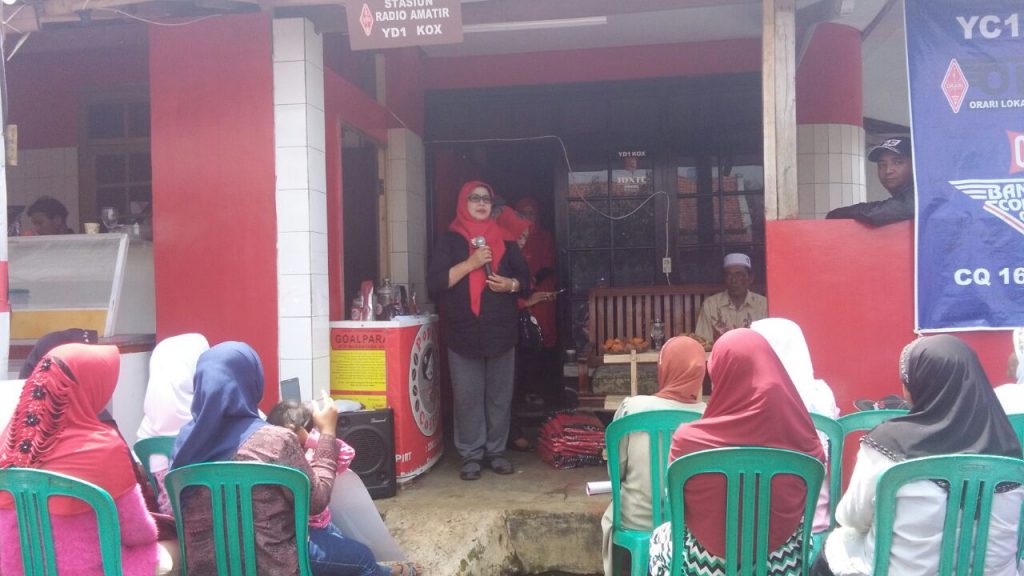 Elin Tebar Janji ke Petani Kopi